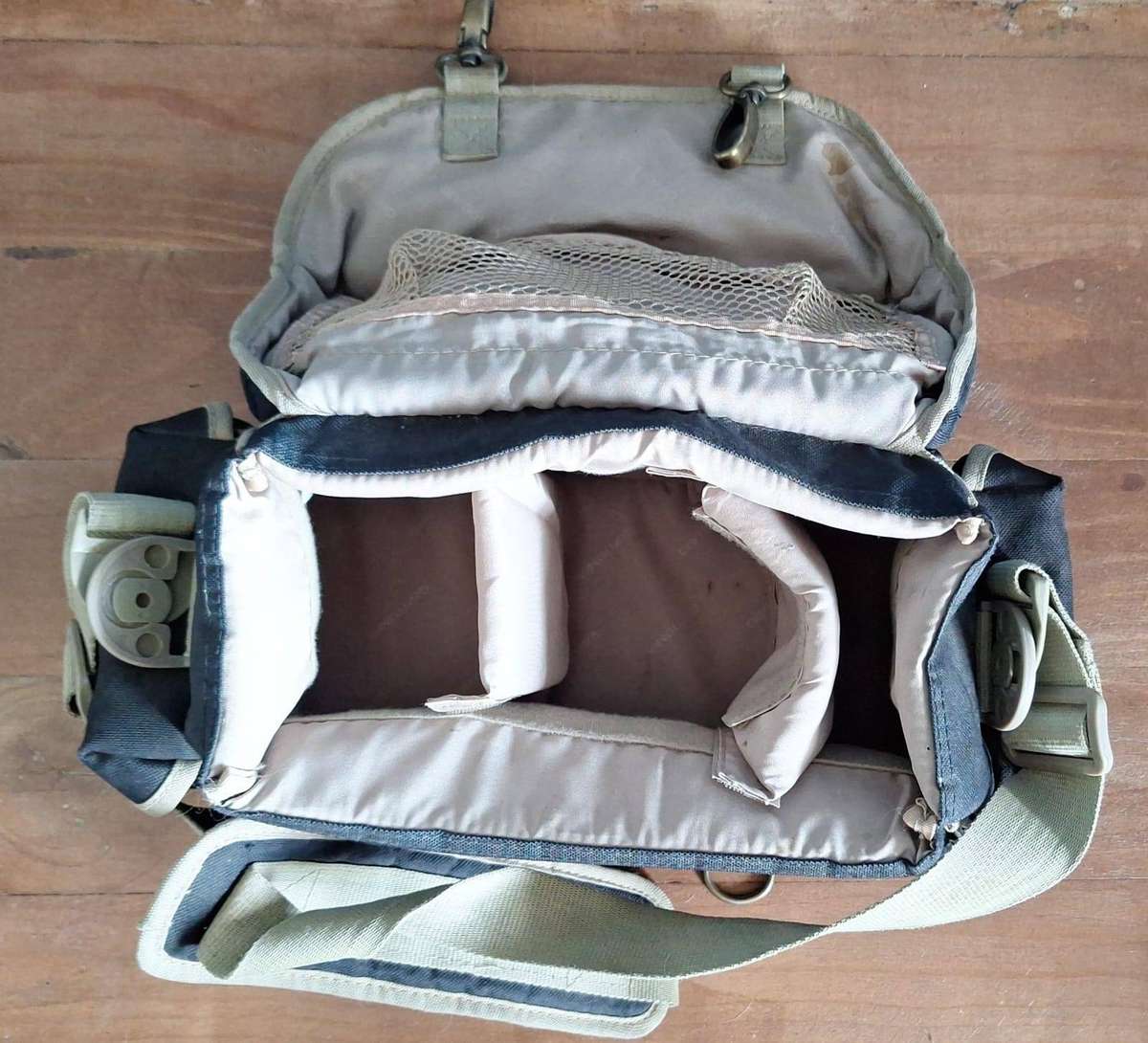 vanguard camera bag