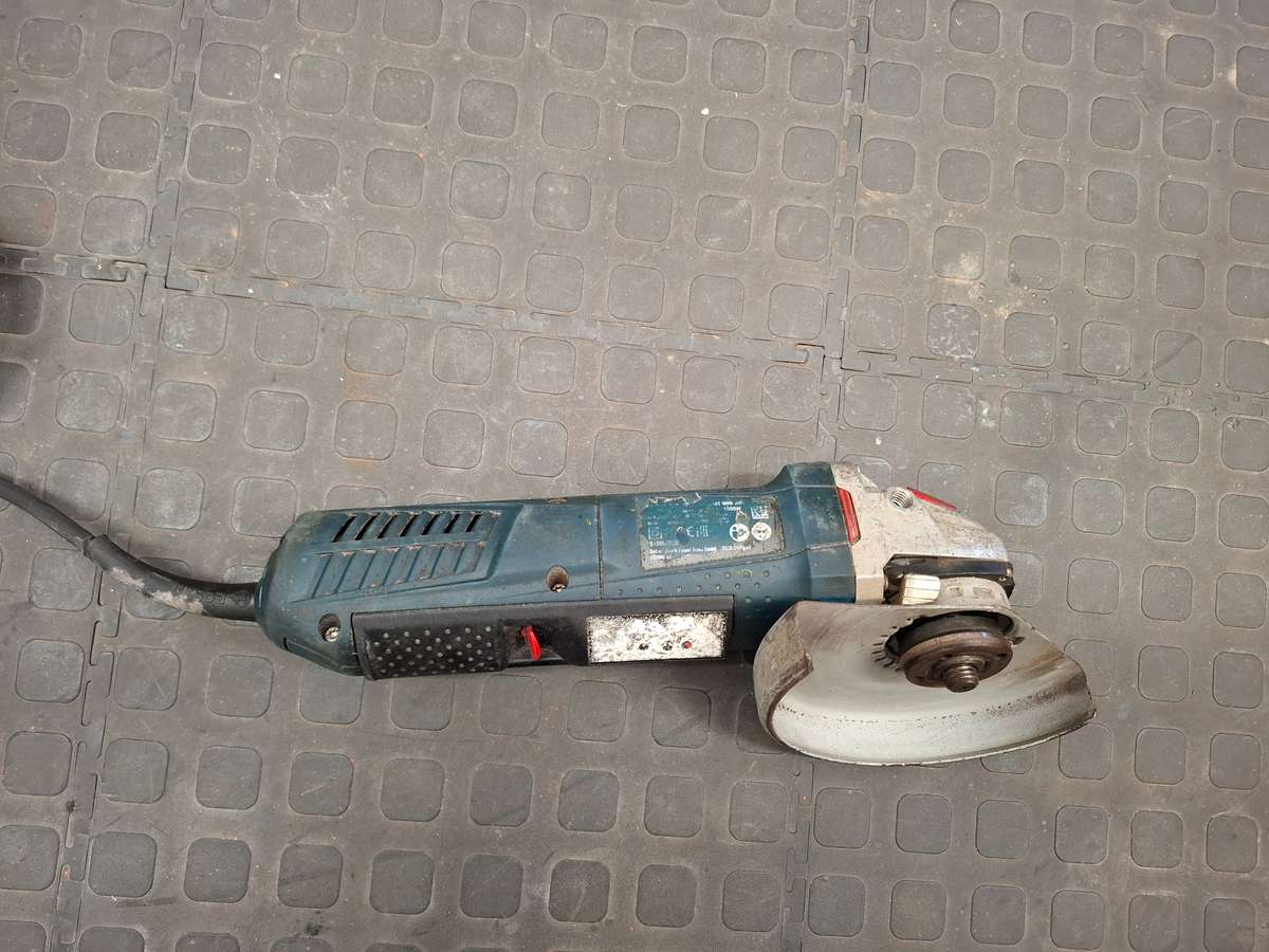 BOSCH Professional GWS 15-150 CP Angle Grinder