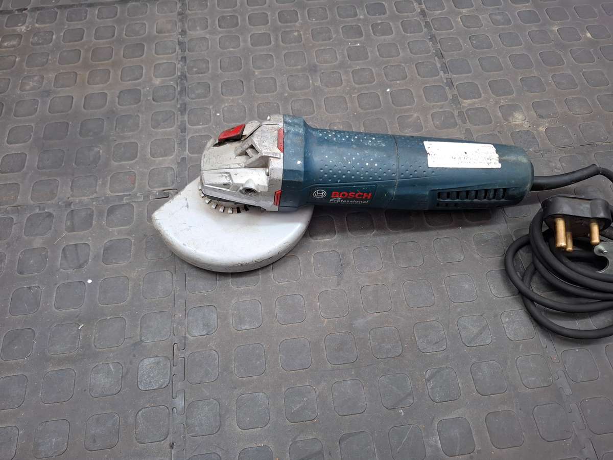 BOSCH Professional GWS 15-150 CP Angle Grinder