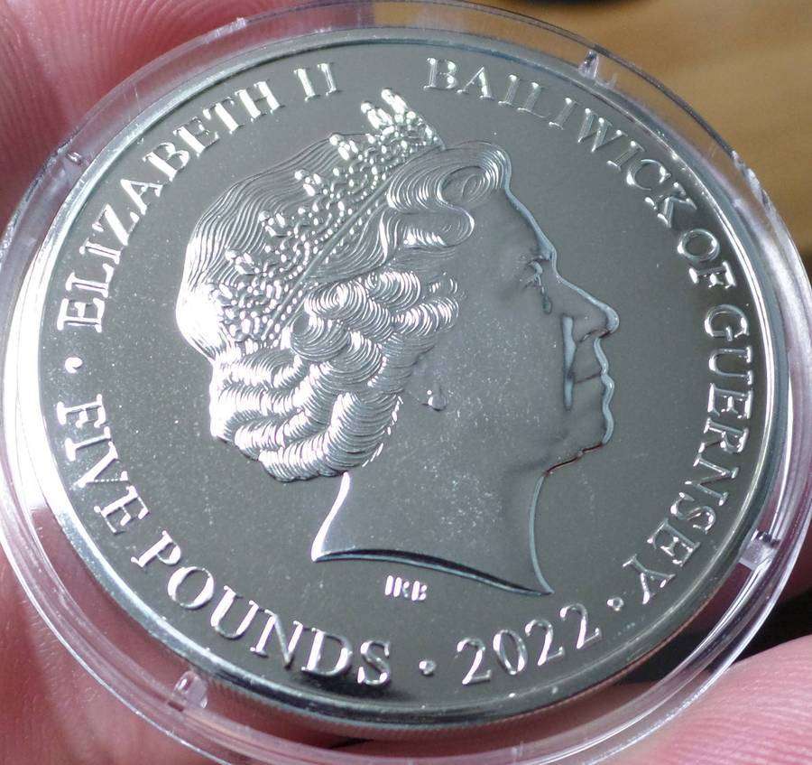 unc..Guernsey 5 Pounds 2022 Platinum Jubilee