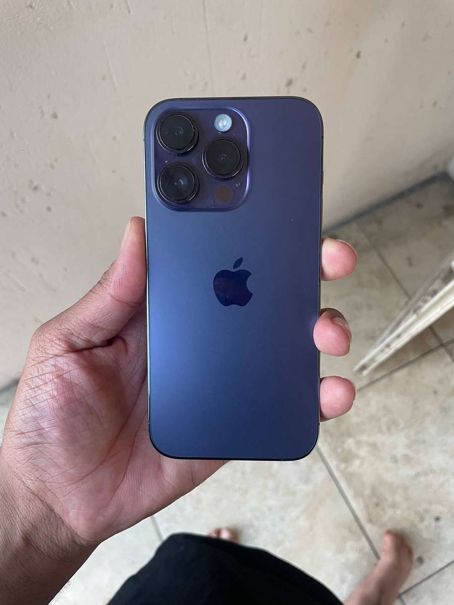 Apple iPhone 15 Pro 6.7-inch Super Retina XDR OLED Smartphone