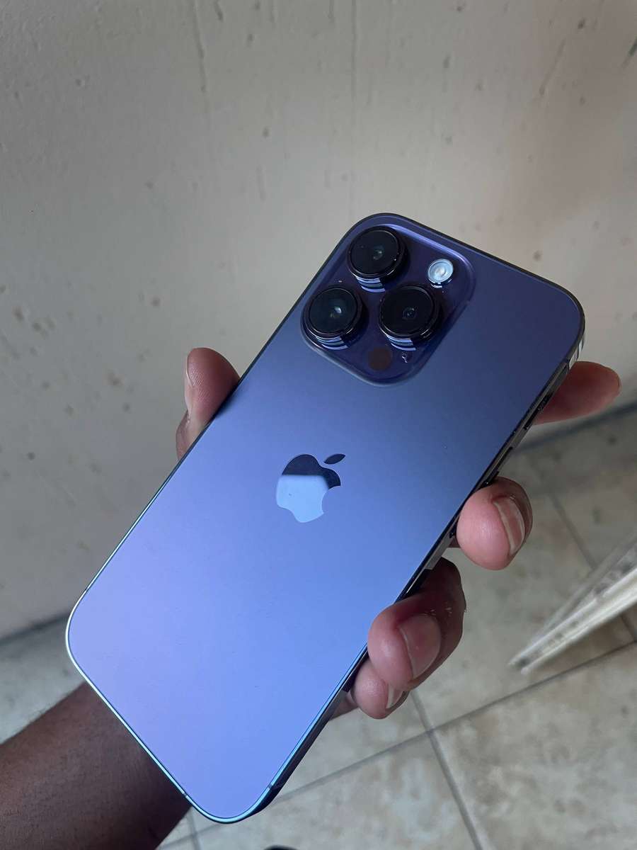 Apple iPhone 15 Pro 6.7-inch Super Retina XDR OLED Smartphone