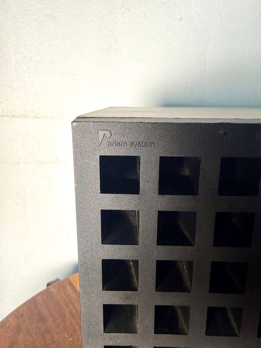 B&W DM302 Bookshelf Speaker (Single) - Amazing Sound & Clean Cone