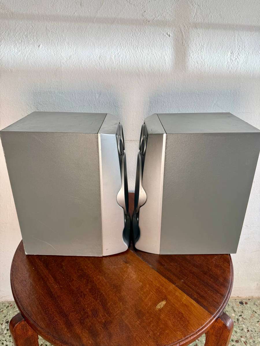 Powerful Sharp CP-C690 3-Way Speaker System