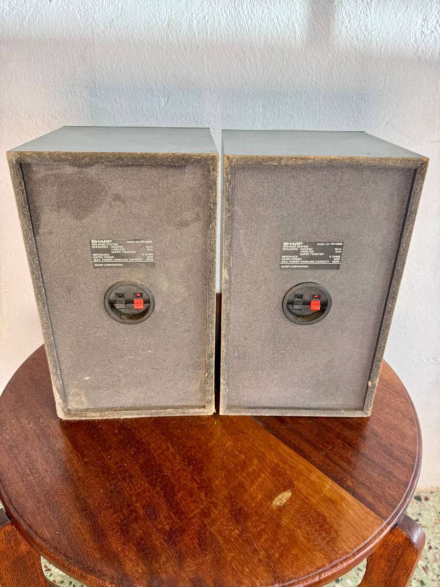 Powerful Sharp CP-C690 3-Way Speaker System