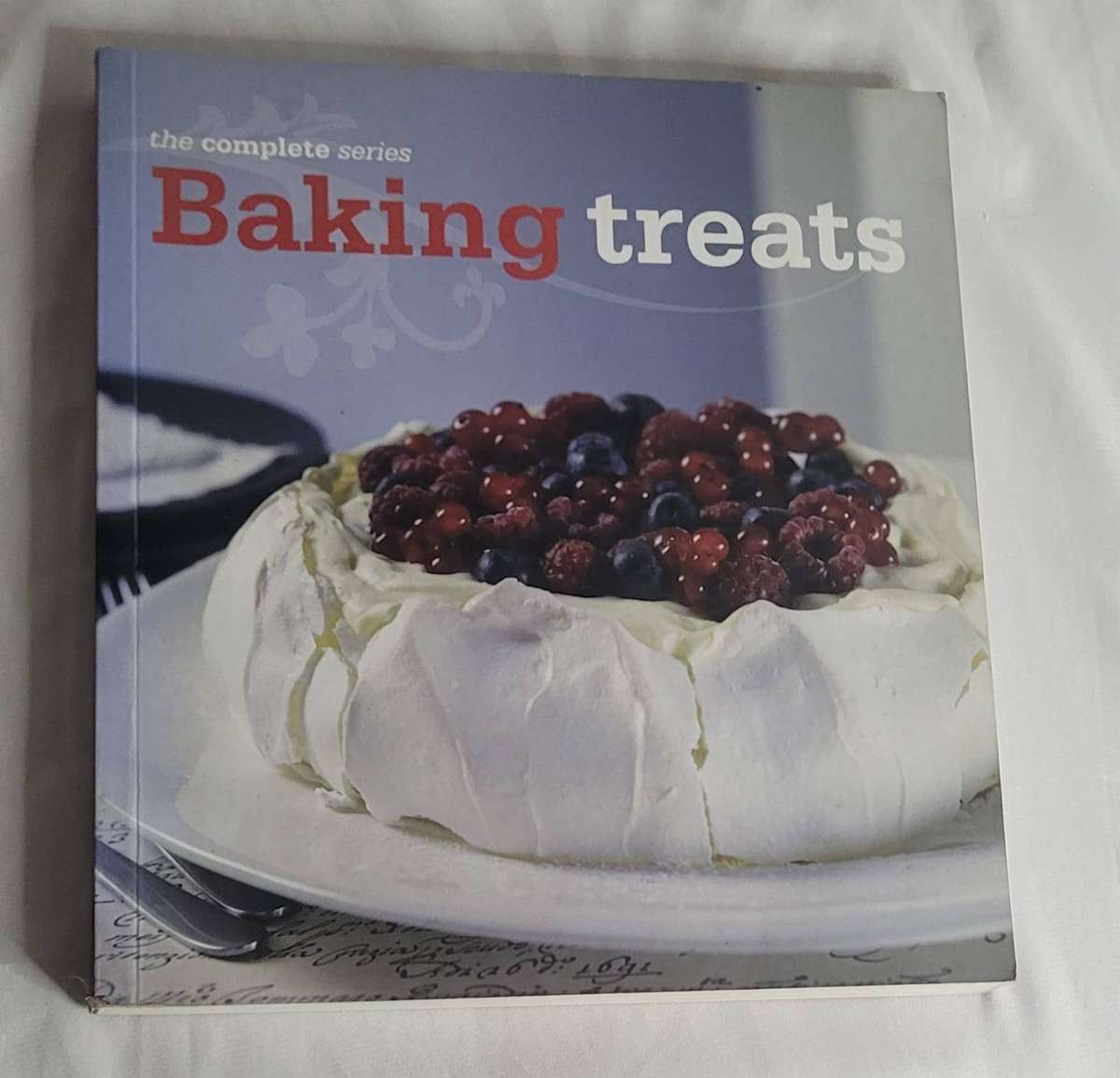 4 Cookbook Bundle  Baking & Cooking  101 Fuss-Free Bakes, Baking Treats, McCain Cook Like a Chef,
