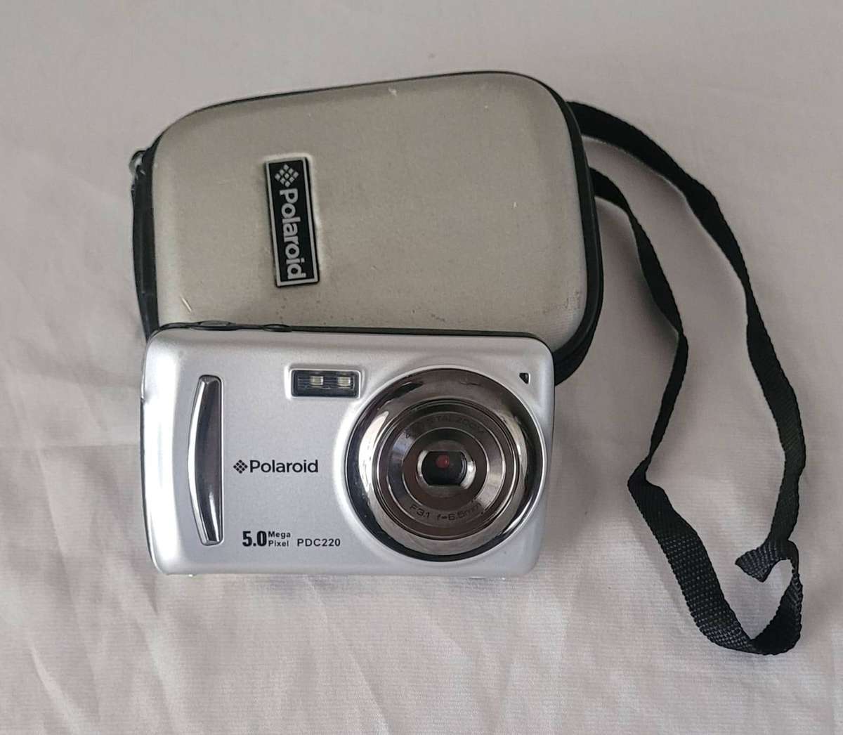 Polaroid PDC220 5.0 Megapixel Digital Camera  Tested Working, with Case