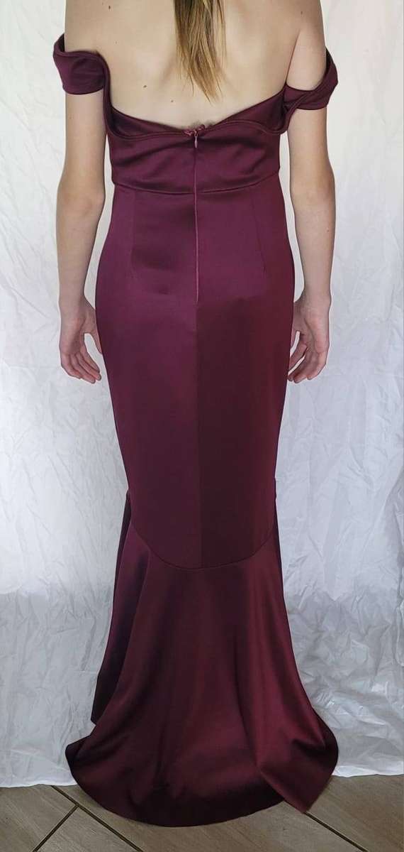 Burgundy Wine Off-Shoulder Mermaid Fishtail Formal Gown
