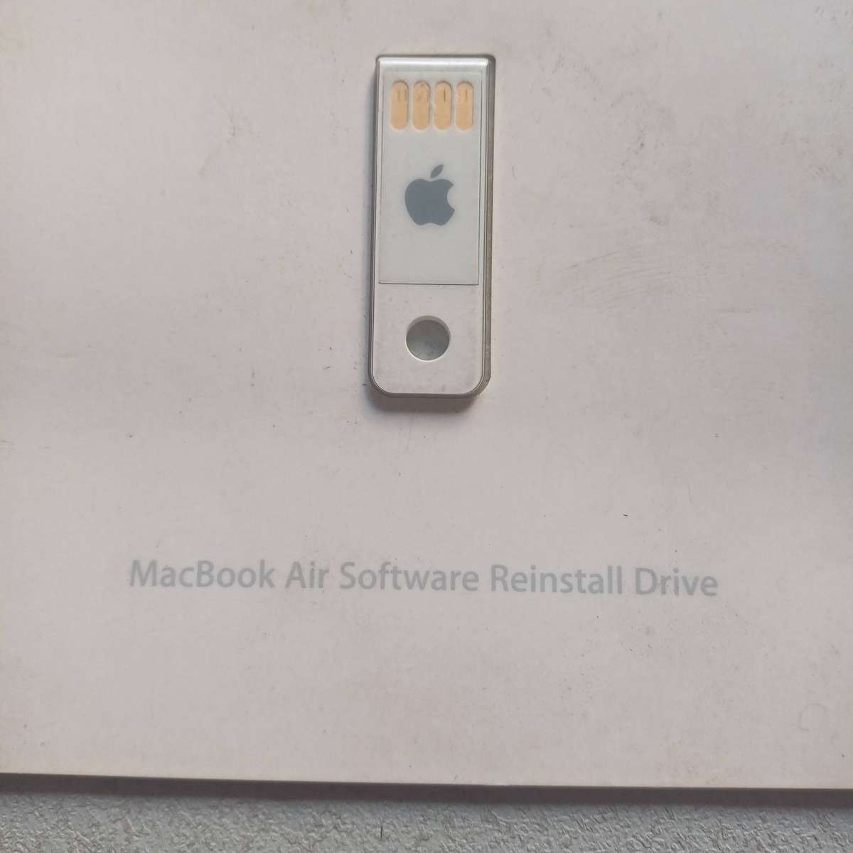 official Apple MacBook Air Software Reinstall USB flash drive (Model A1384)