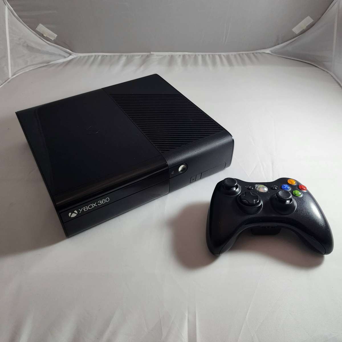 Xbox 360 500GB Console with Controller & Cables - Black