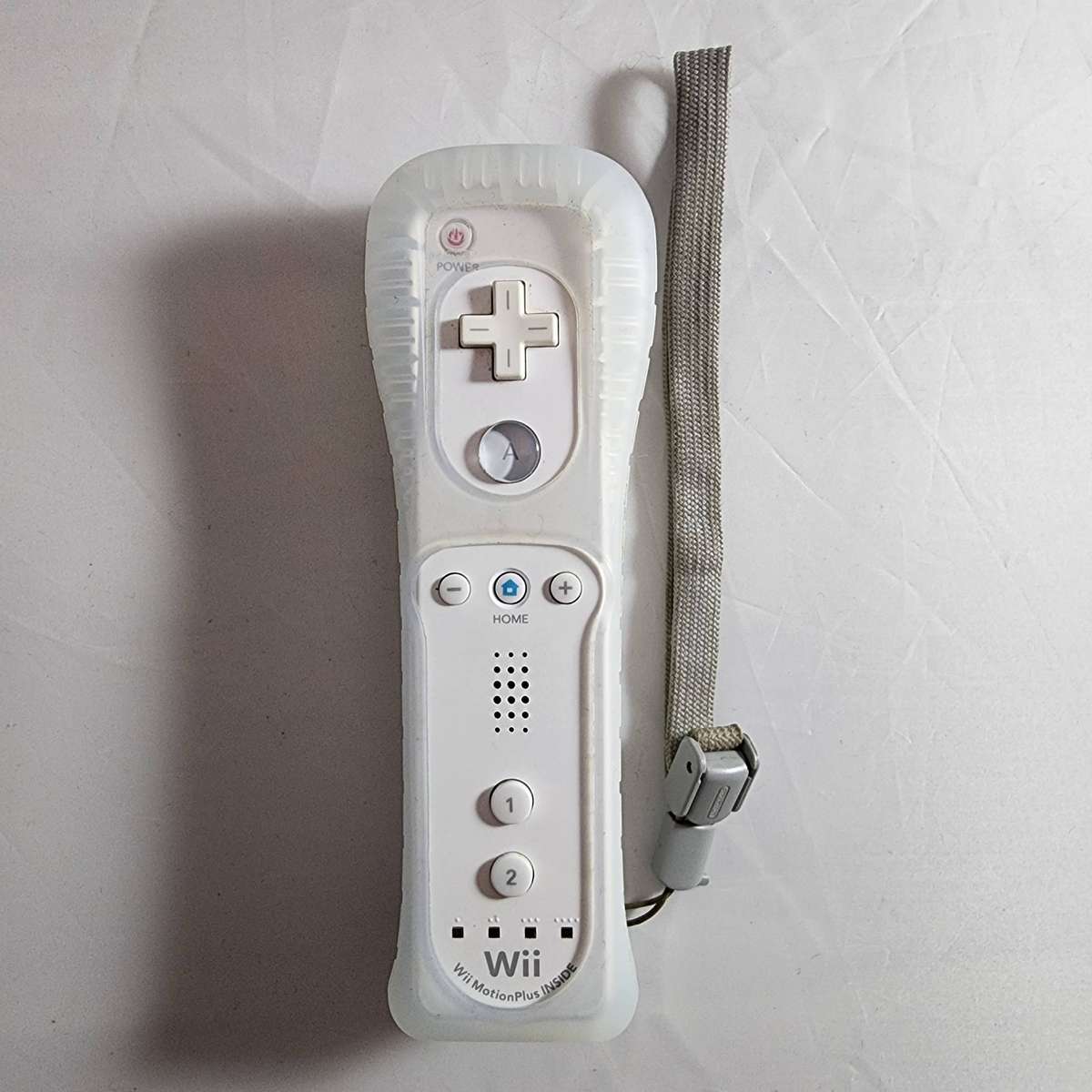 Nintendo Wii MotionPlus Remote with Transparent Silicone Sleeve - White