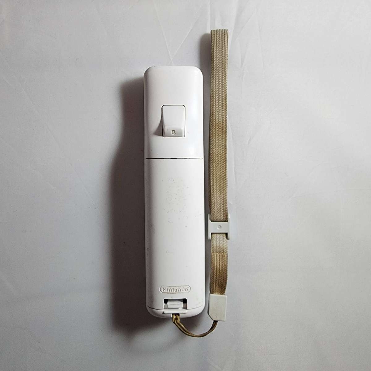 Nintendo Wii Remote & Nunchuk Set with Transparent Silicone Sleeve - White