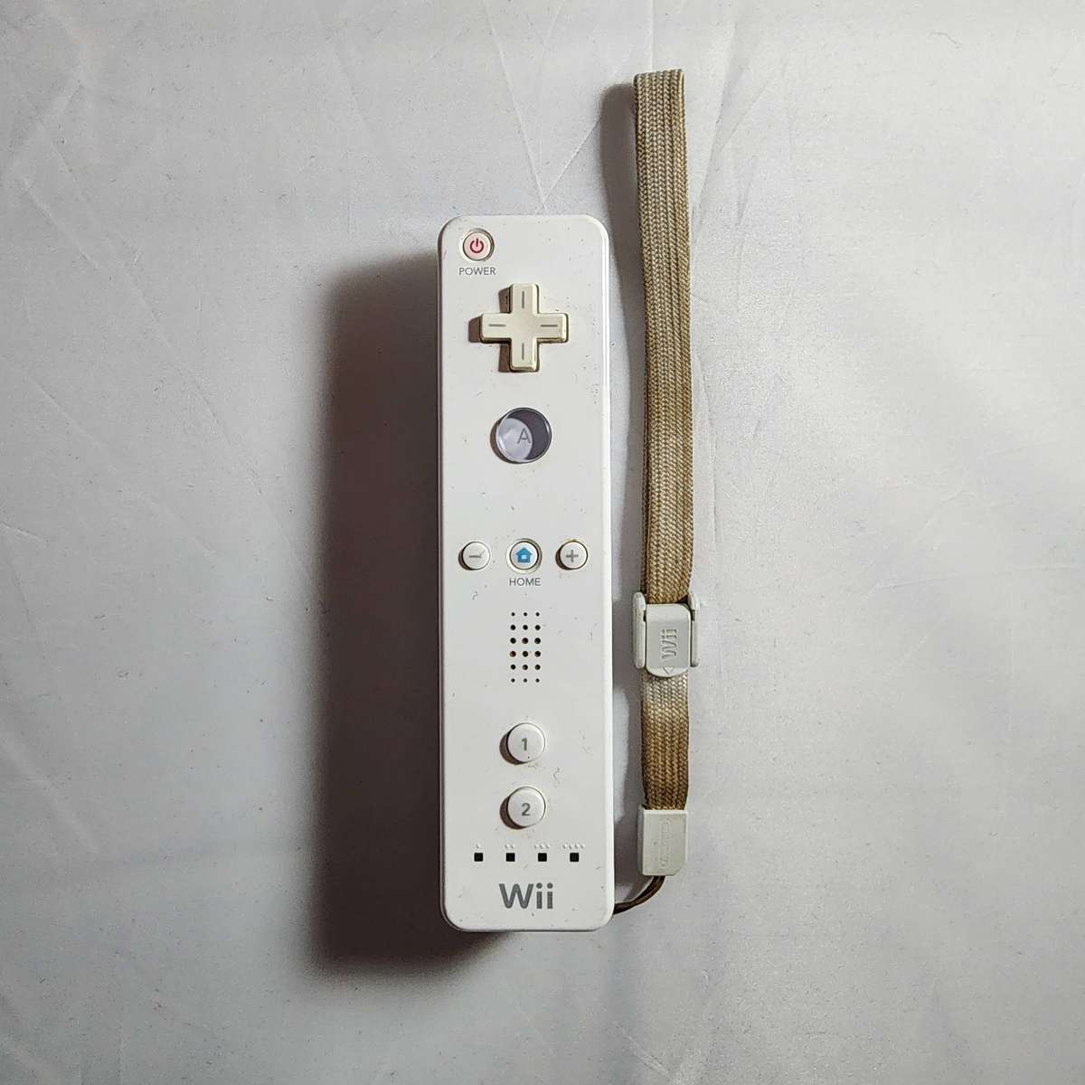 Nintendo Wii Remote & Nunchuk Set with Transparent Silicone Sleeve - White
