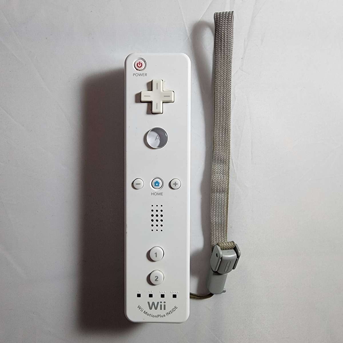 Nintendo Wii MotionPlus Remote with Transparent Silicone Sleeve - White