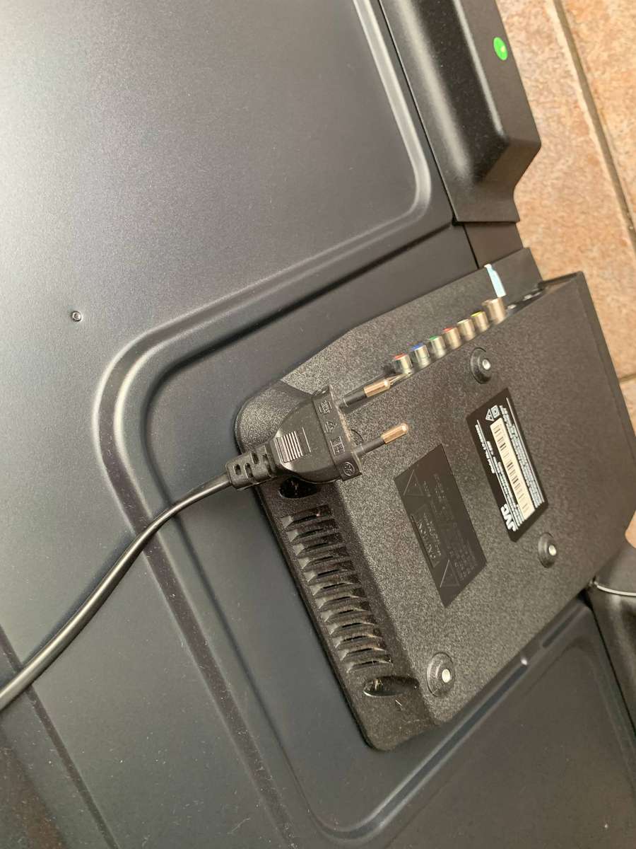 32 inch TV  (Not Working)