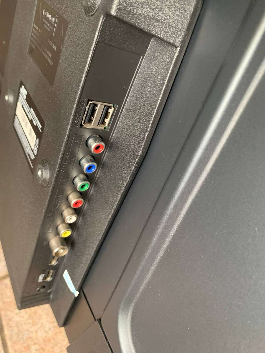 32 inch TV  (Not Working)