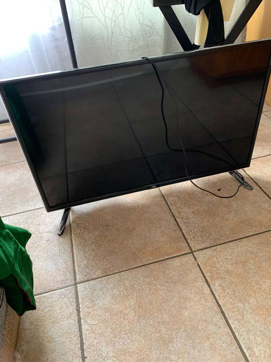 32 inch TV  (Not Working)