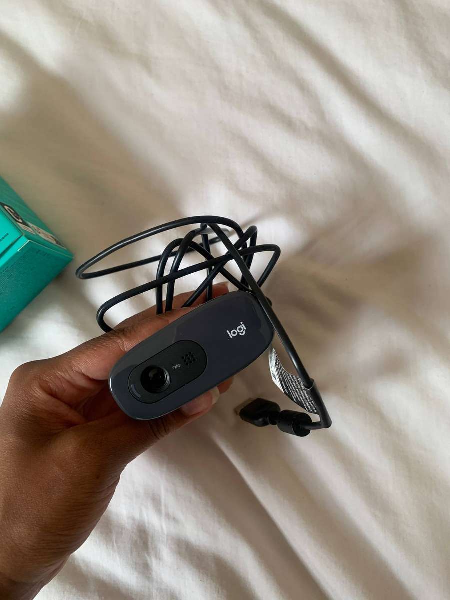 Logitech c270 hd webcam (never been used)