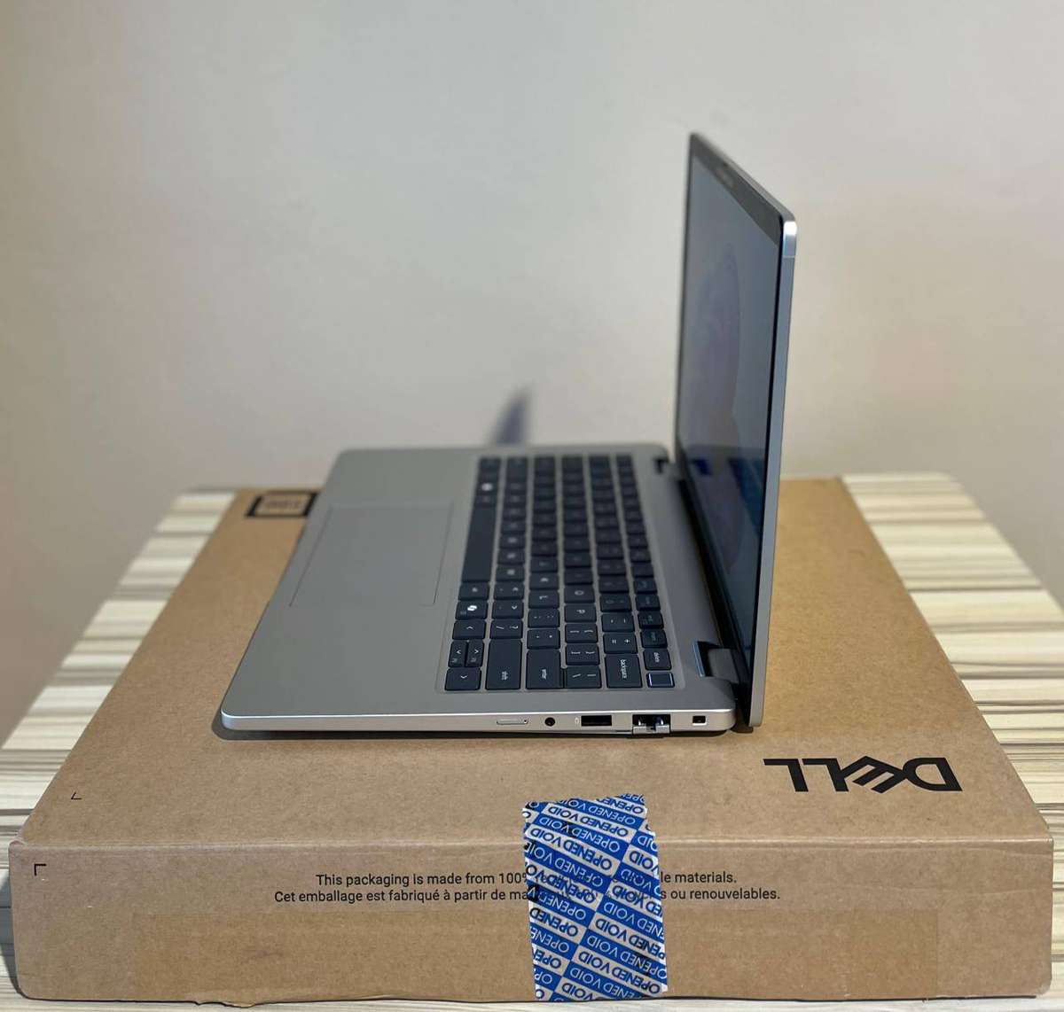 Dell PRO 14 PLUS Ultra 7 265U Intel Graphics 32GB 1TB SSD 14" FHD+ Touchscreen