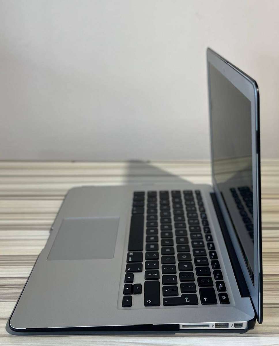 Apple Macbook Air 6,2 i7 8GB 512GB SSD 13.3 Inches HD+