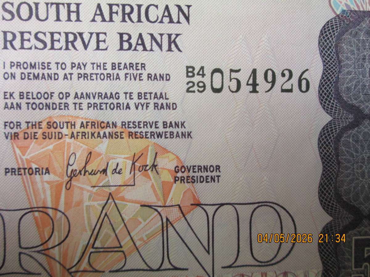 Vintage R5 Note-B4  054926 In Extremely good condition ( Not Legal tender)