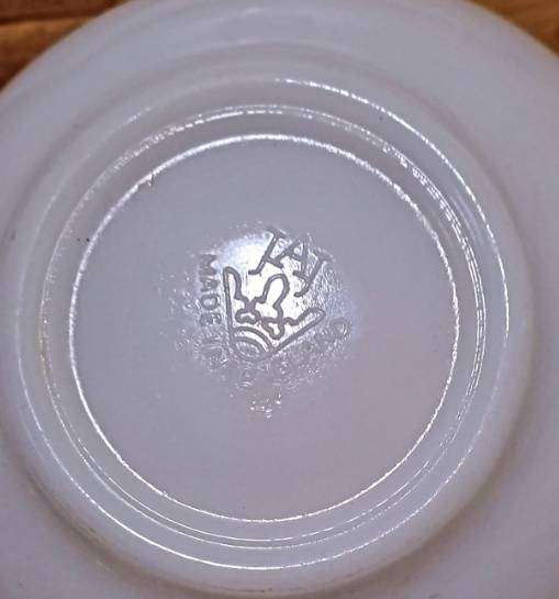 Vintage JAJ Pyrex Autumn Fruits Casserole