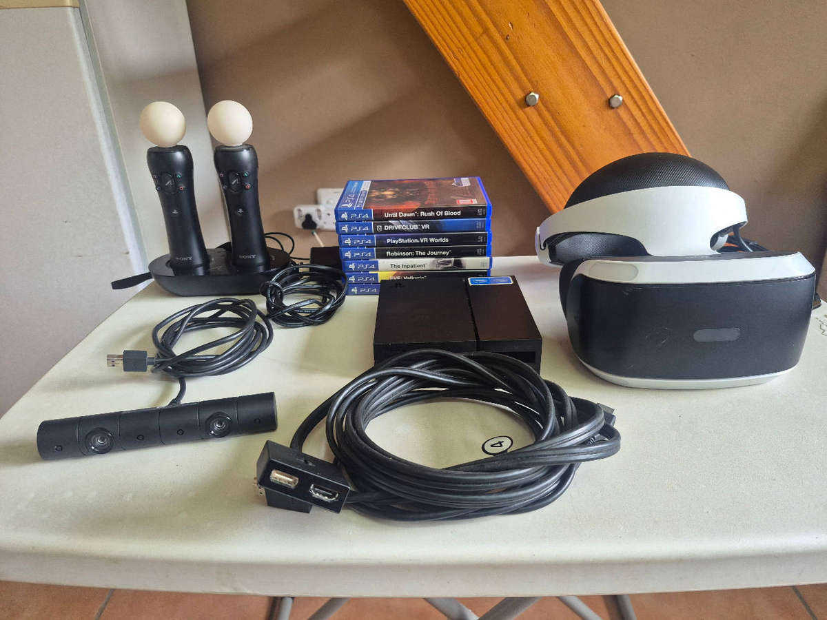 PlayStation VR (PSVR) Bundle - Headset, 2x Move Controllers + 7 Games. Will accept R3000 @plainj