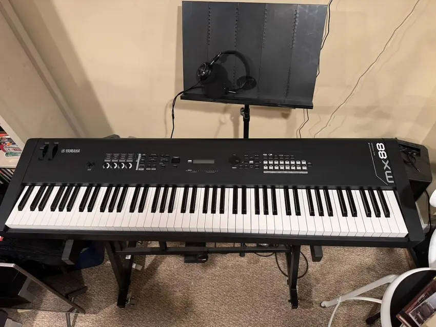 Smith diesel generator MX88 Yamaha keyboard piano full drum set kit