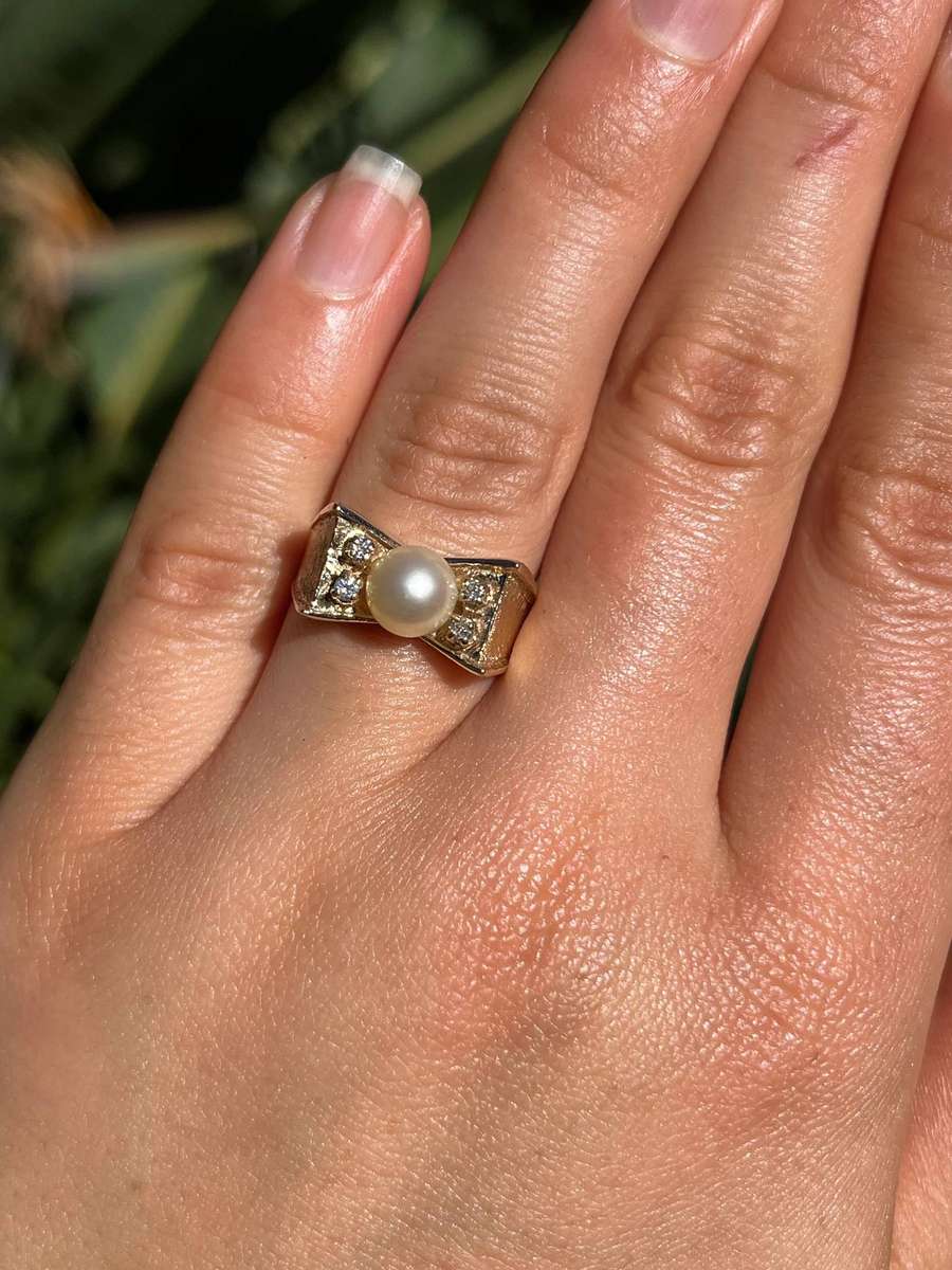 Vintage, 9K gold Akoya pearl and diamond ring