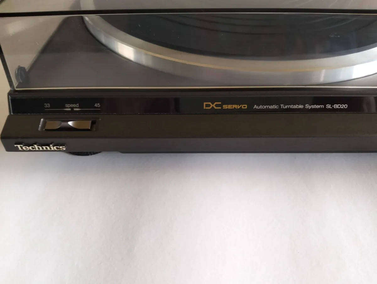 Technics SL-BD20 Belt-Drive Auto Return Vinyl Record Player/Turntable