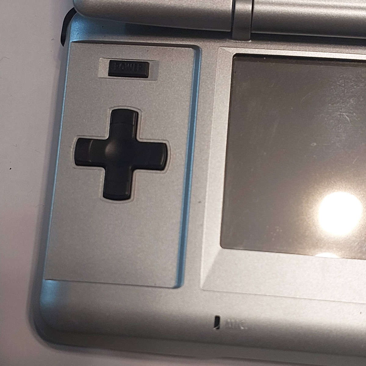 Nintendo ds Original Platnium + Metroid Prime Hunters cartridge only (both untested)