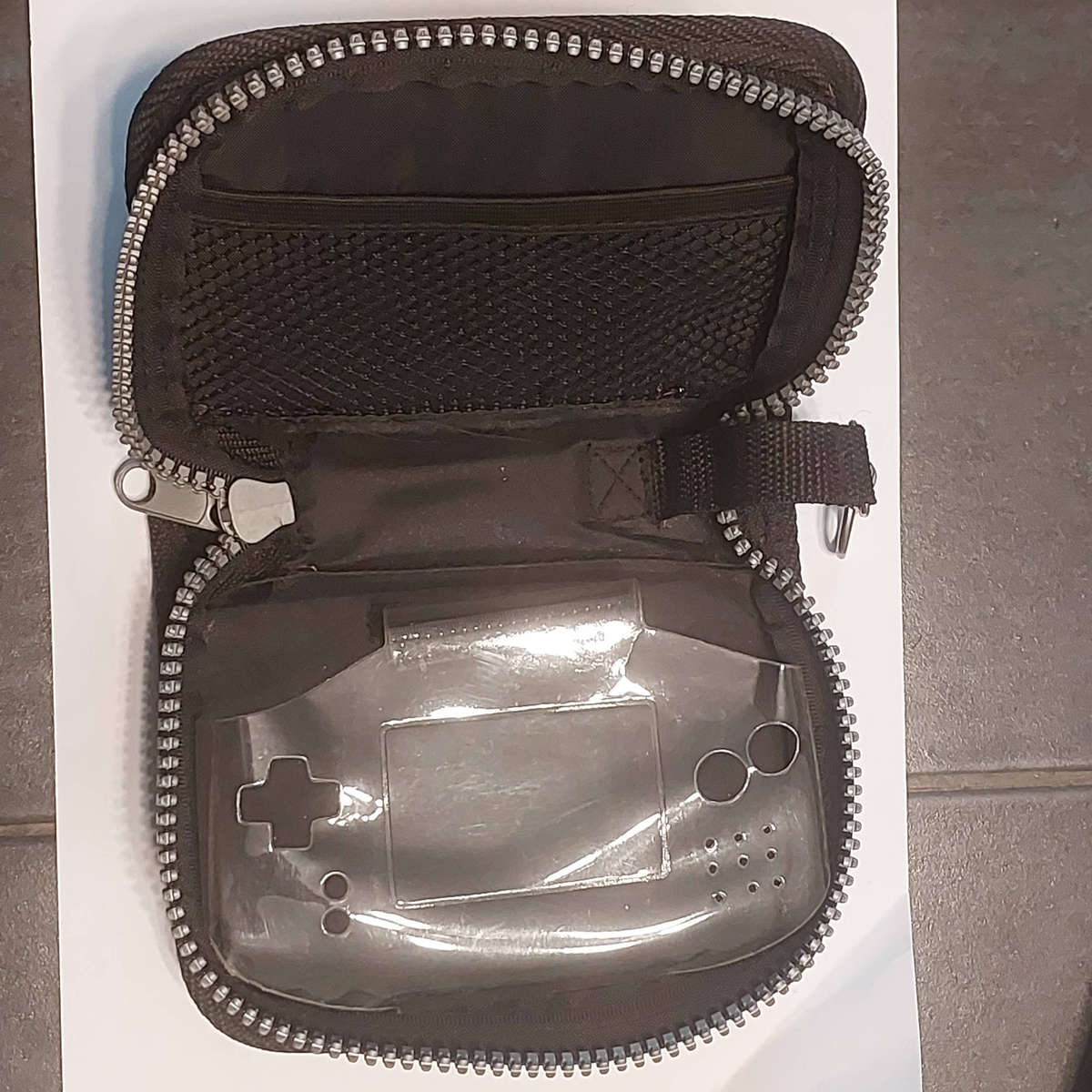 Game Boy Advance (Not Working) + Pouch (Dirty) + 2Games ( Suspect not original)