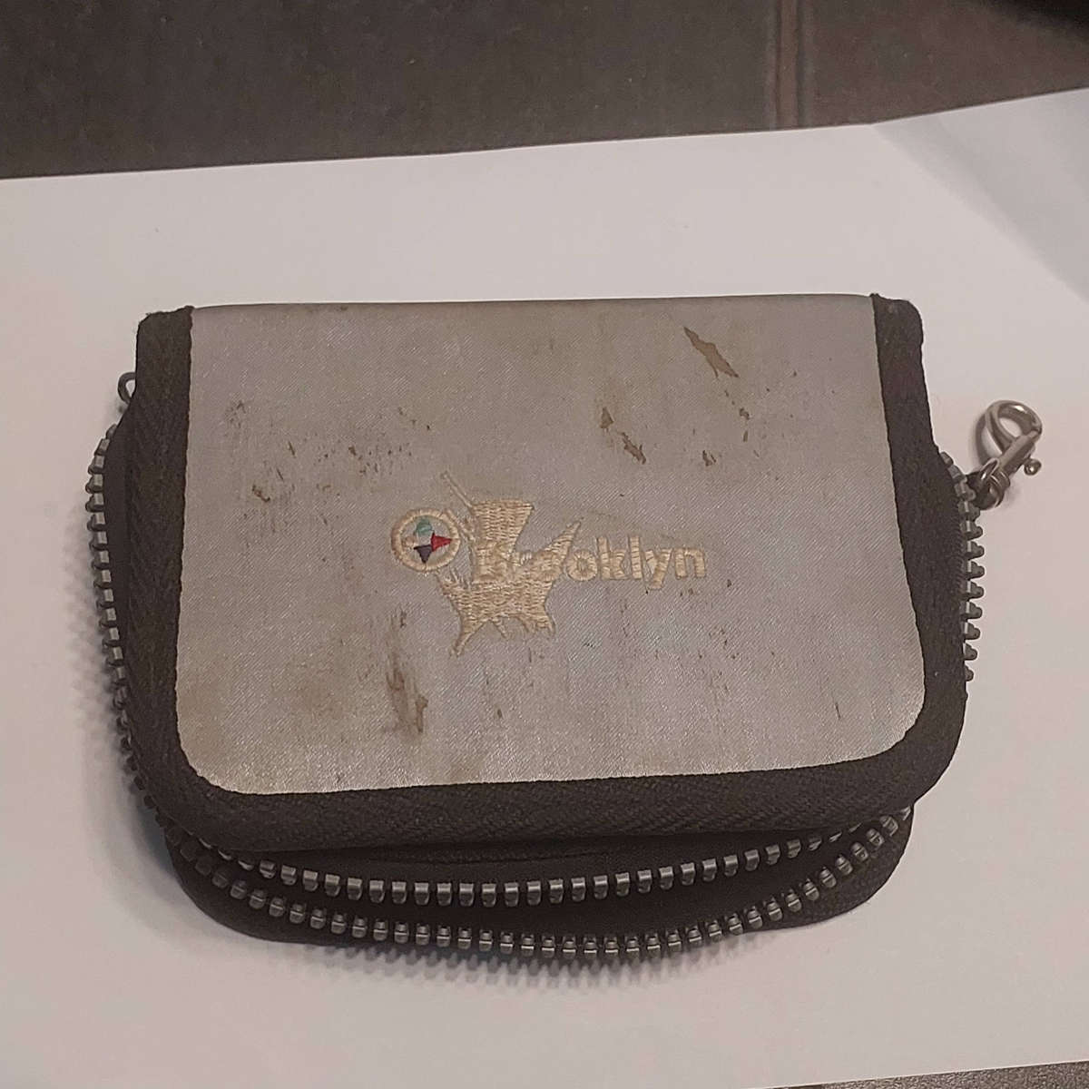 Game Boy Advance (Not Working) + Pouch (Dirty) + 2Games ( Suspect not original)