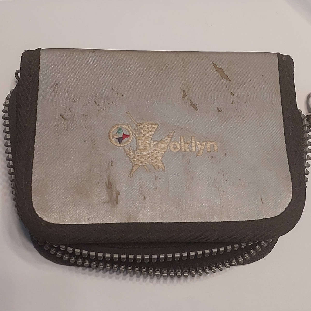 Game Boy Advance (Not Working) + Pouch (Dirty) + 2Games ( Suspect not original)