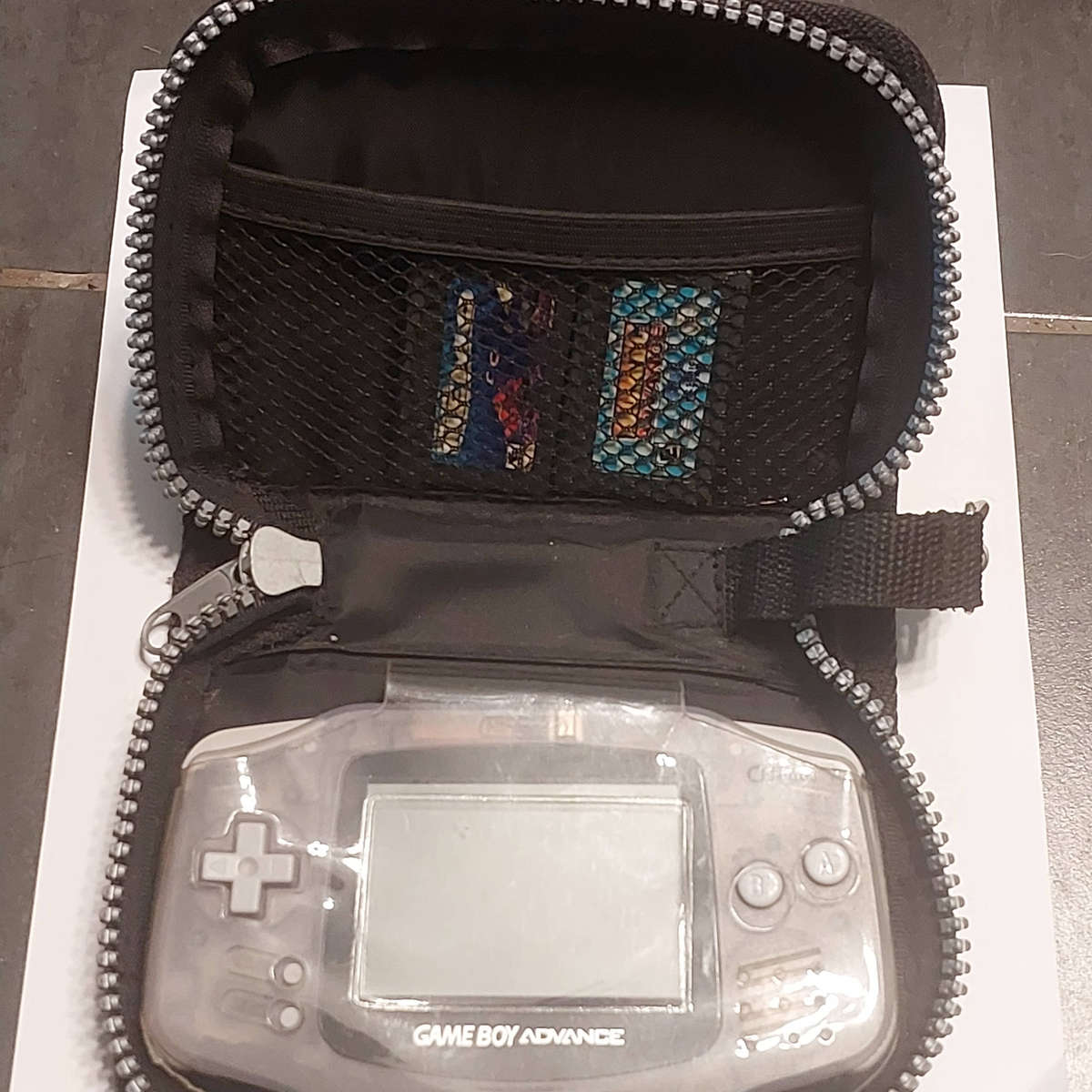 Game Boy Advance (Not Working) + Pouch (Dirty) + 2Games ( Suspect not original)