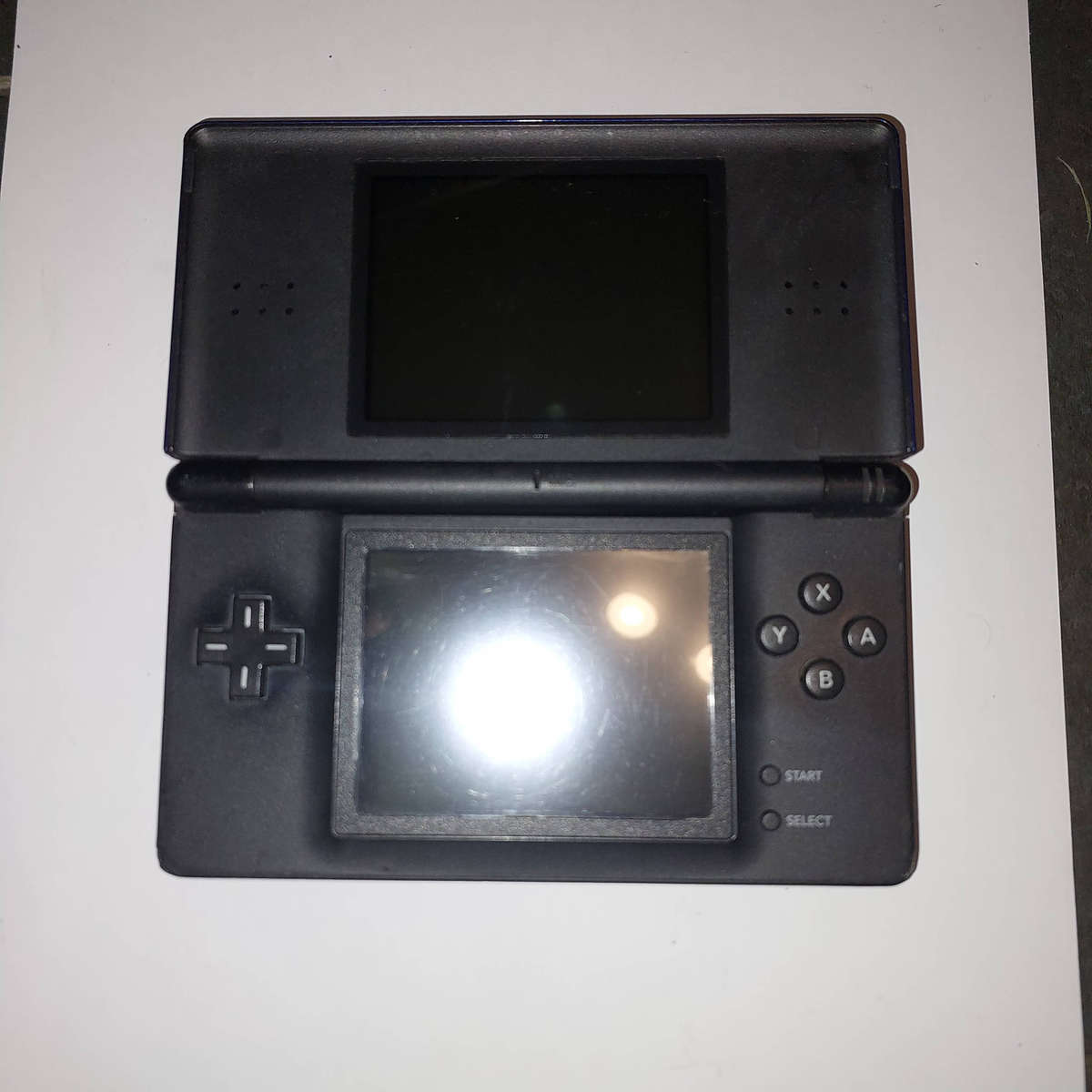 Nintendo DS lite/Untested/Hinge broken/No charger