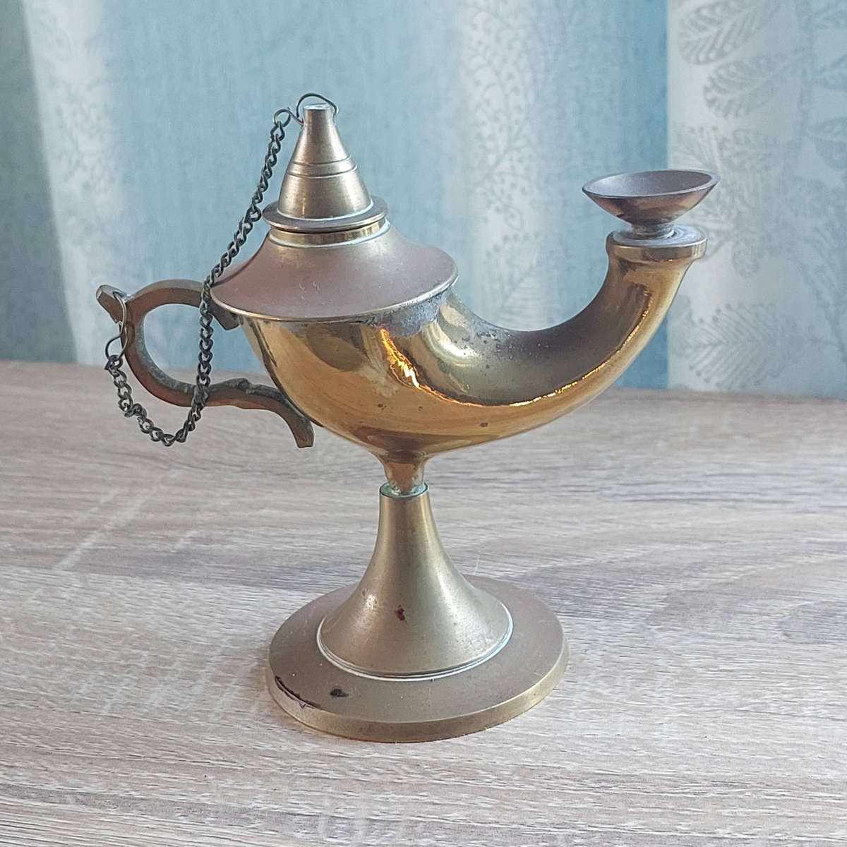 Brass Aladdin Style Lamp (Height 12cm)
