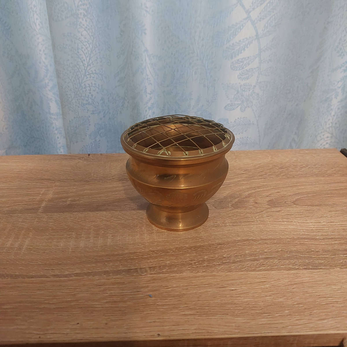 Brass Artificial Flower Holder
