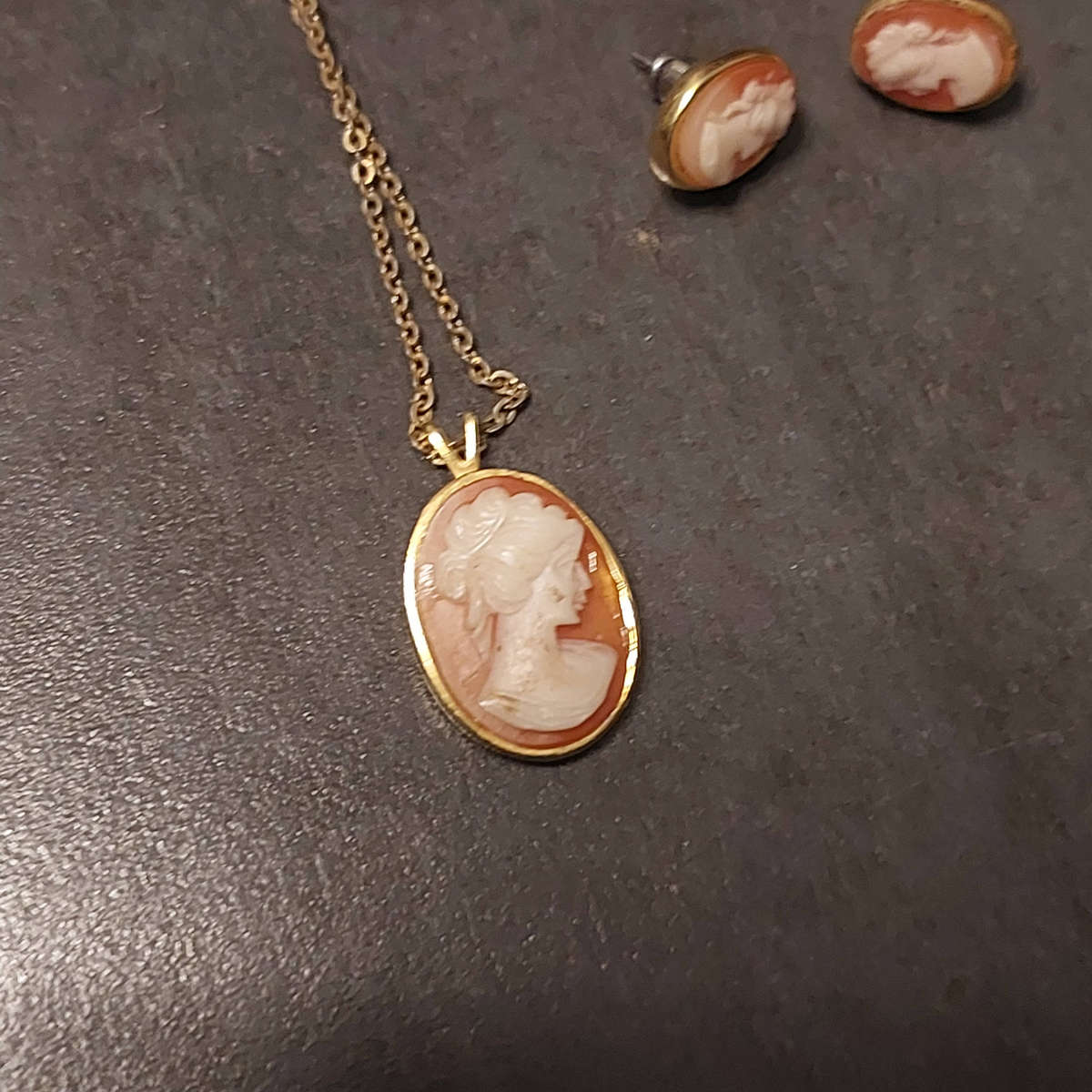 Cameo Jewlery Set (Not Gold or Sterling Silver)