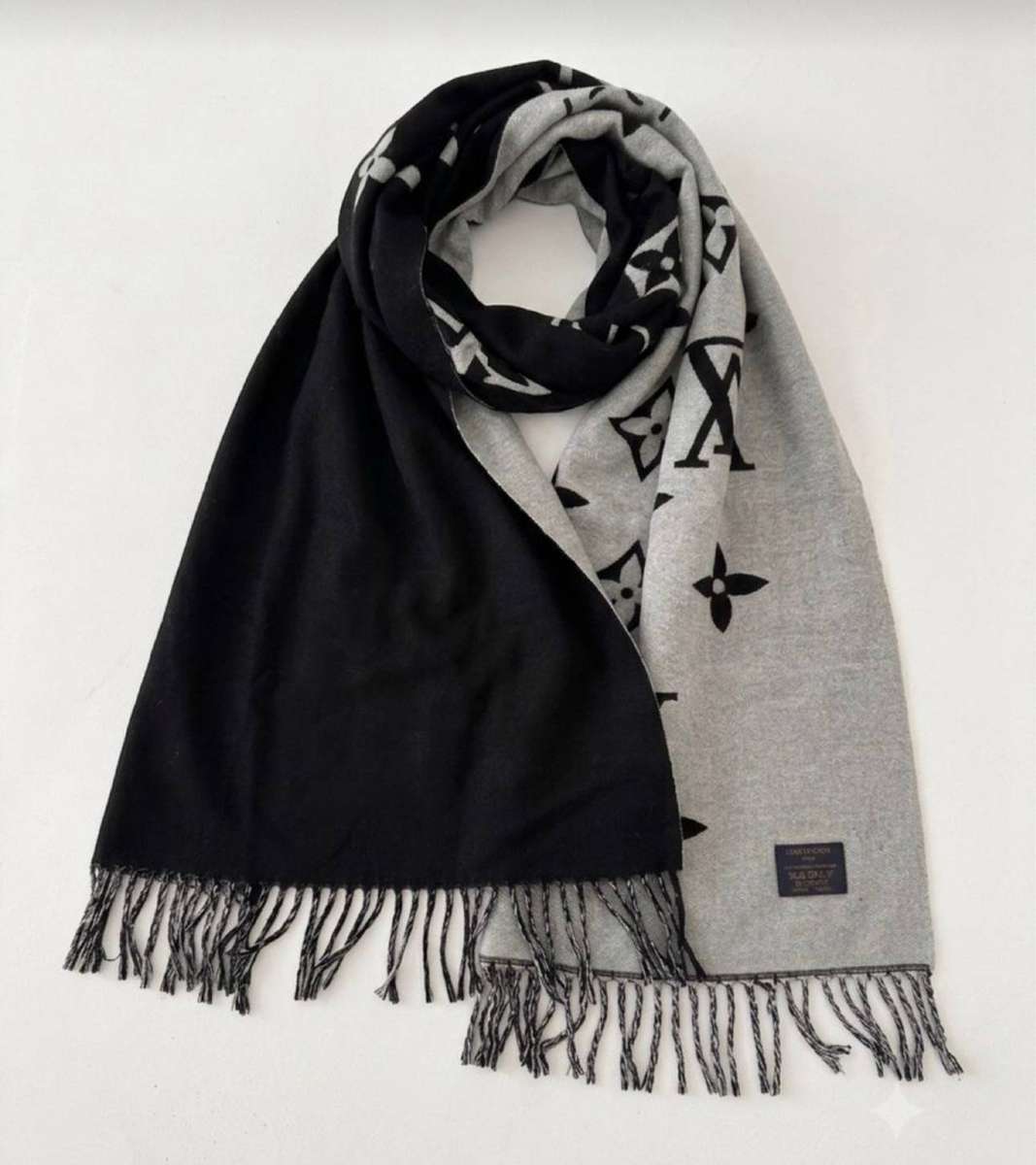 LV scarf