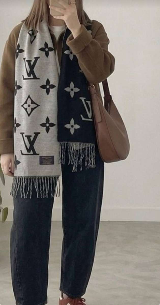 LV scarf