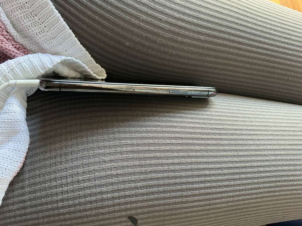 Apple iPhone X 64GB Silver - Secondhand Smartphone in Good Condition