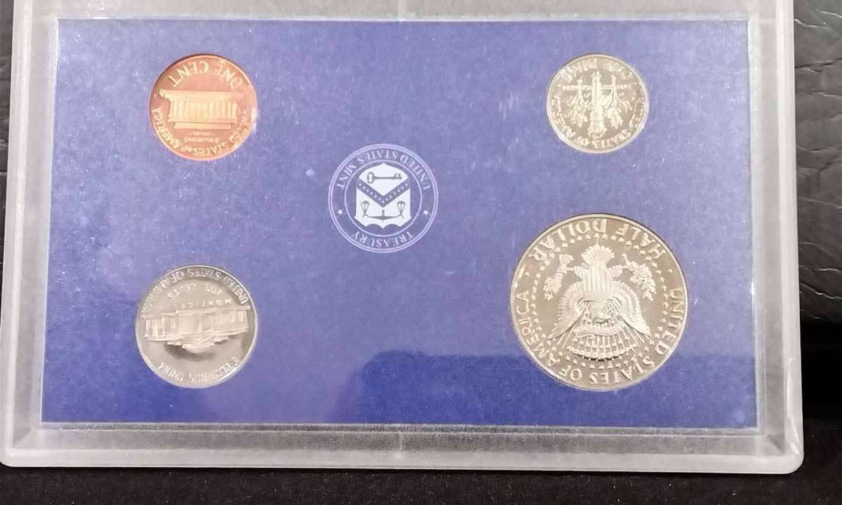 United States Mint Proof Set 1999 - Collectible Coin Set