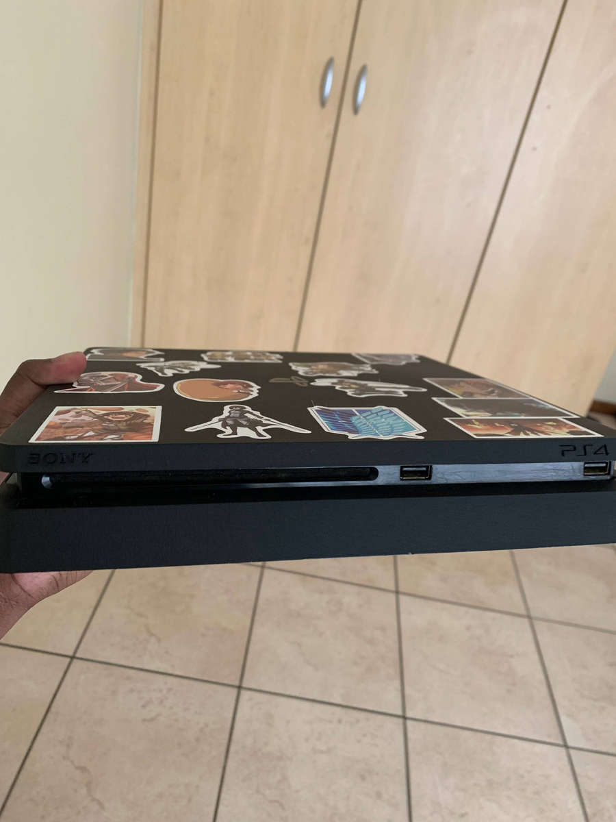 PlayStation 4 (slim)