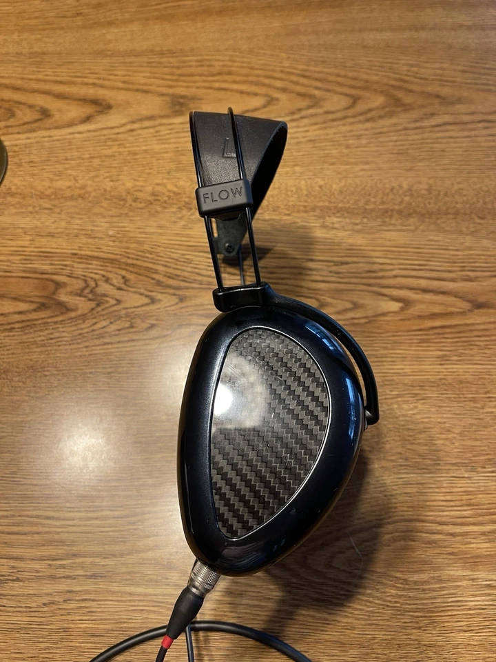 Dan Clark Aeon Flow CLOSED audiophile headphones