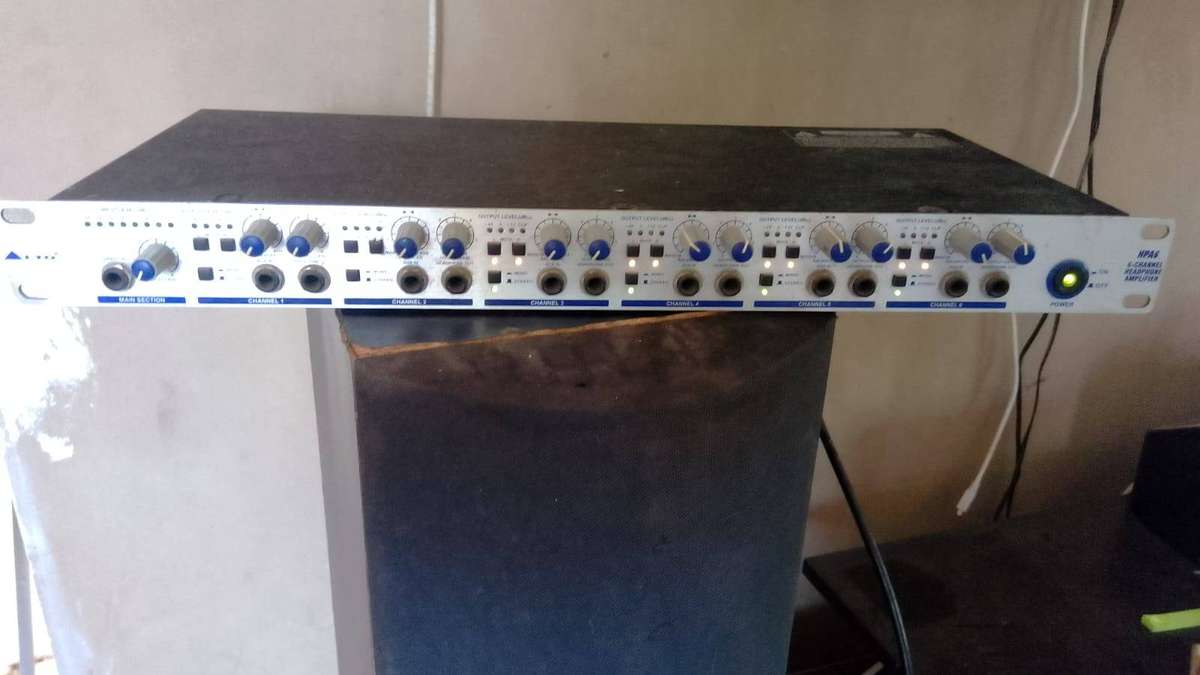 Alto Professional HPA6 6-Channel Stereo Headphone Amplifier (1RU Rackmount) Perfect for Studio