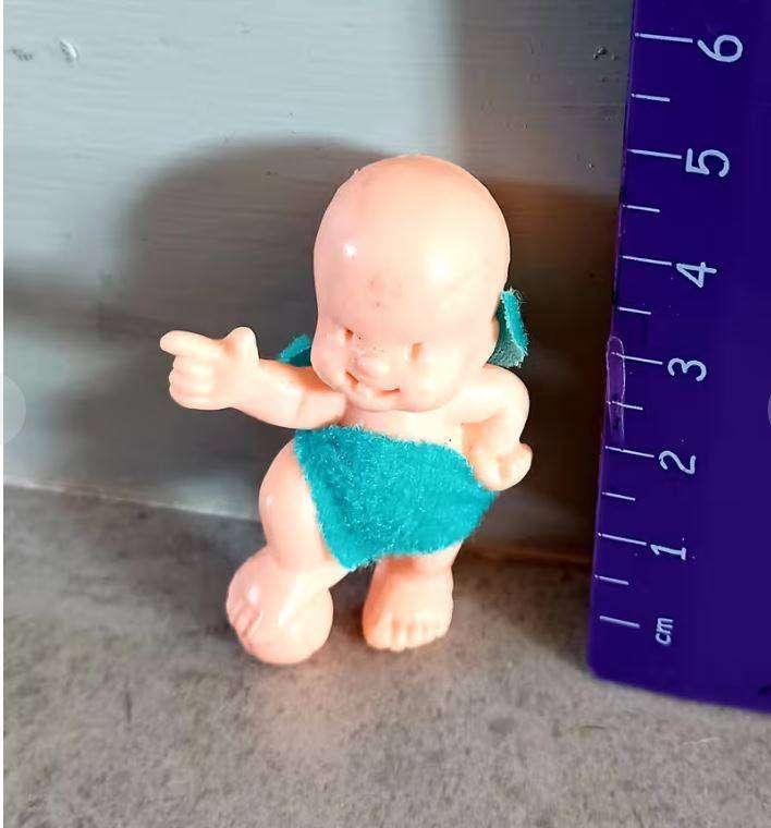 Lot of 3 Plastic toys (TOY073) see scans