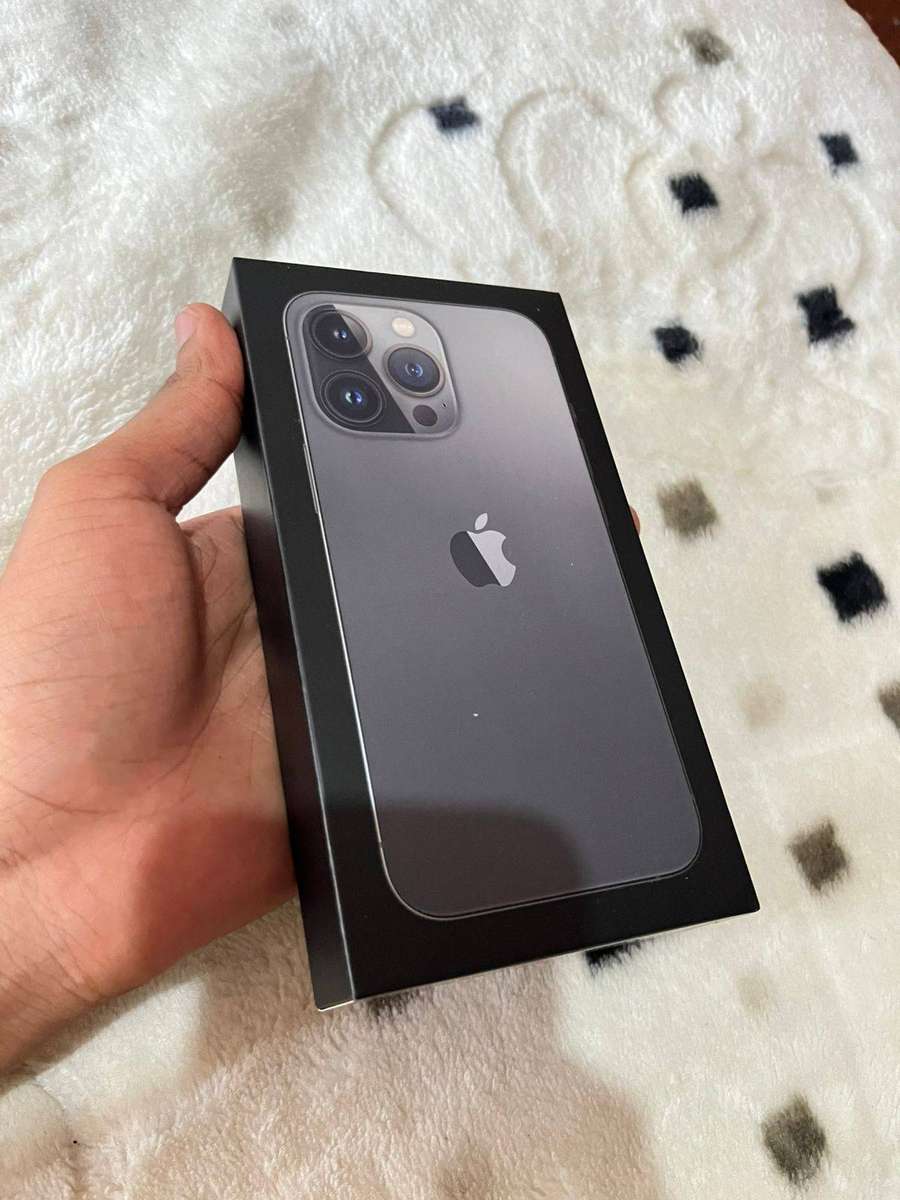 Apple iPhone 13 Secondhand Smartphone with 128GB Storage