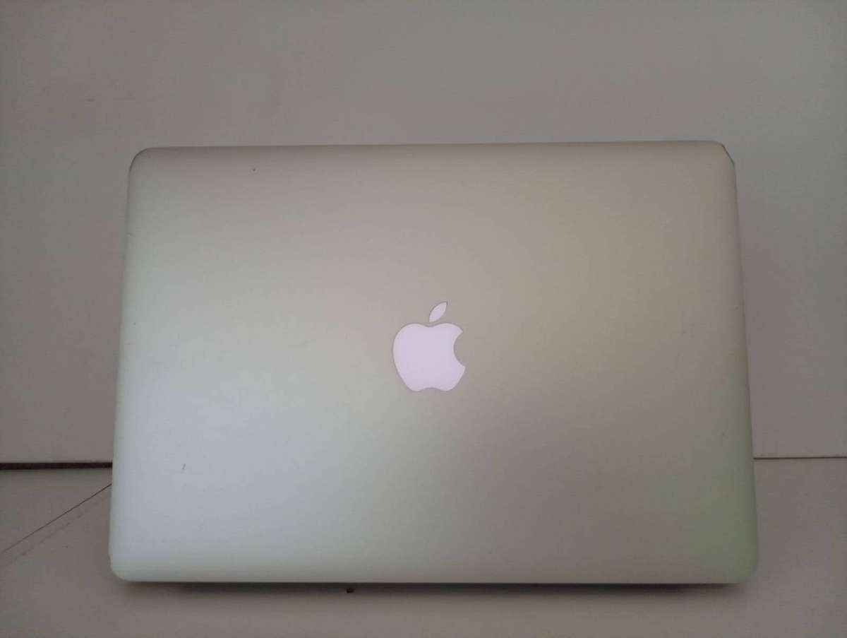 Apple MacBook Air A1466 13-inch Laptop 2017 Secondhand