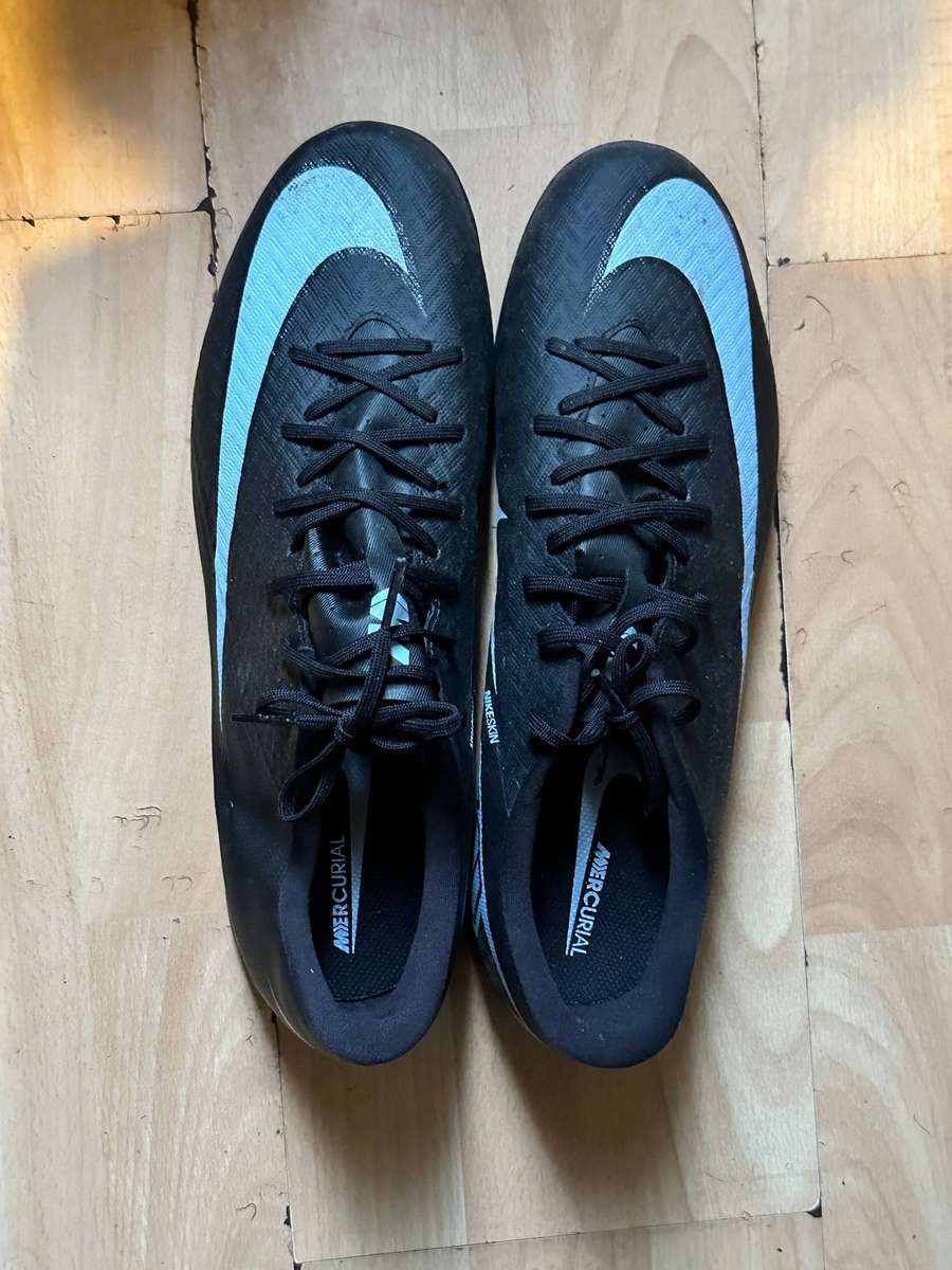 Nike Mercurial indoor soccer boots size 10 UK